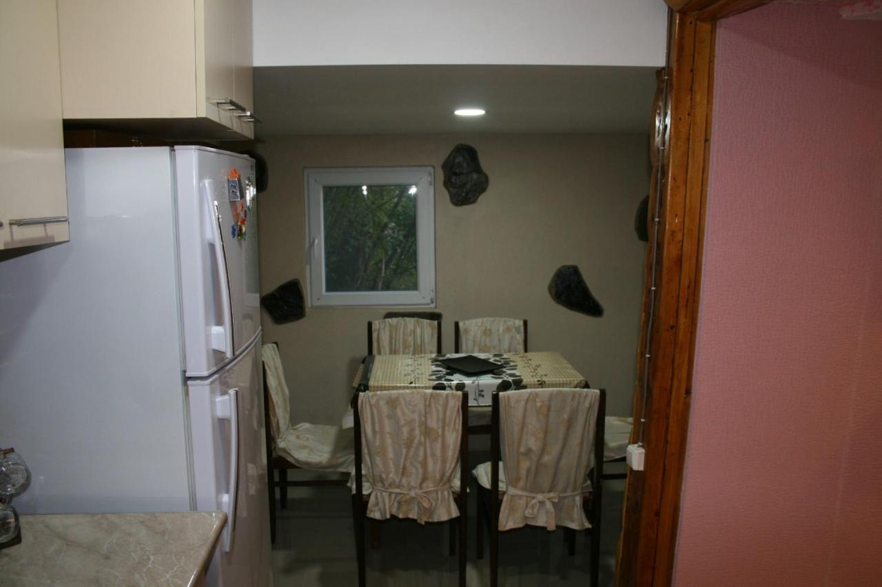 Guest House Nima 博尔若米 外观 照片
